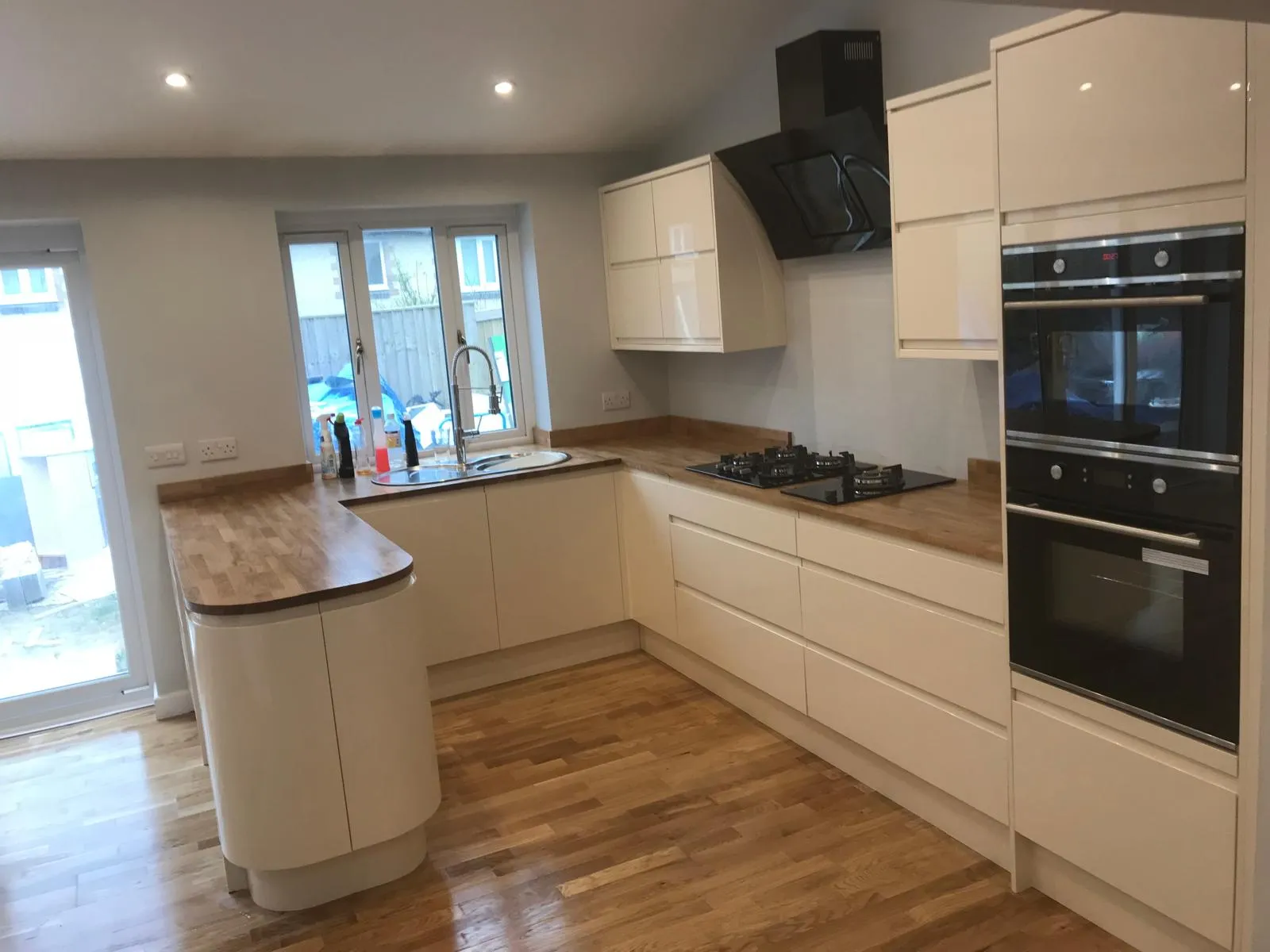 Bespoke kitchen renovation completed by Goddard Construction in Cirencester, Gloucestershire